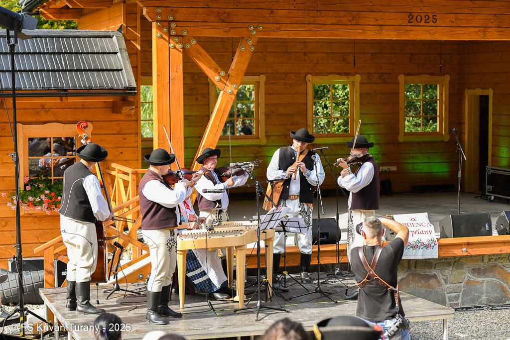 Číslo fotografie je DSC_8334