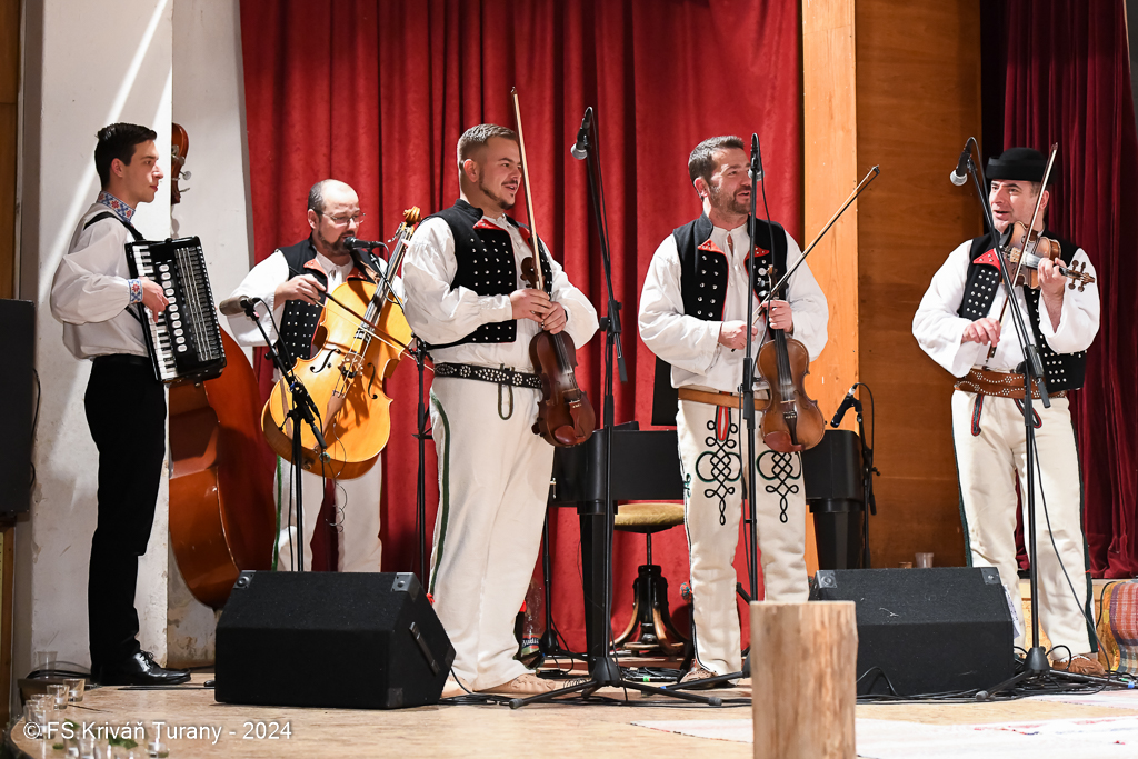 Číslo fotografie je DSC_1563